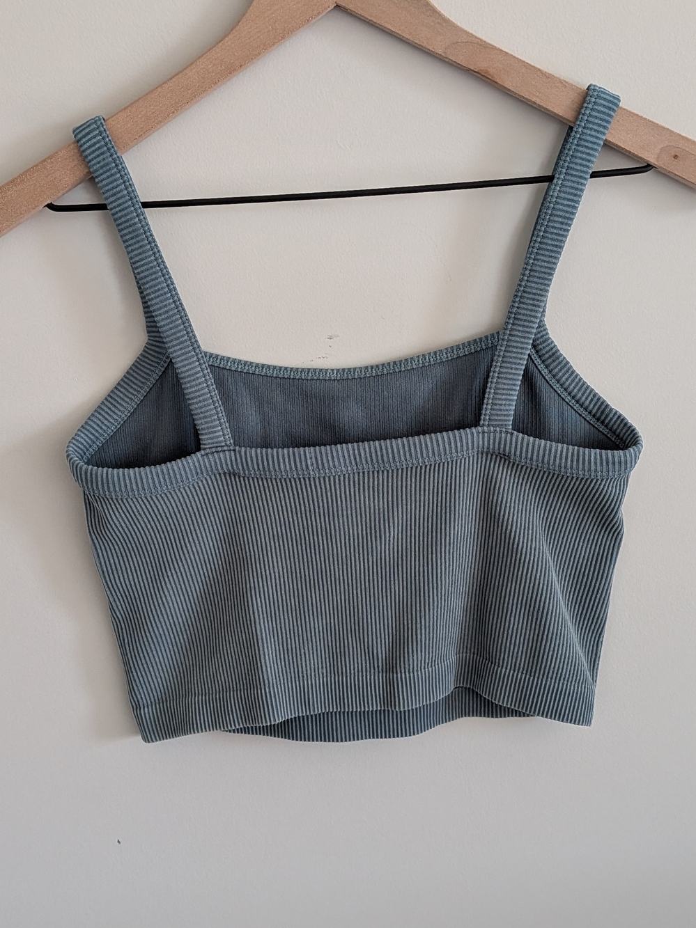 Colsie Ribbed Cropped Tank Top - Picture 3 of 3